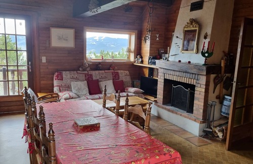 Eyne 2600 Ski Chalet | Family chalet, two identical levels close to the slopes. Ideal for two families.
