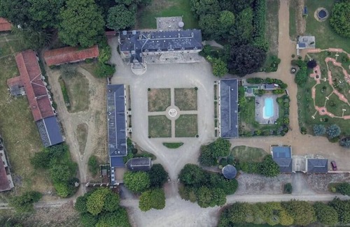 Flacey Villa | Family chateau in the heart of an estate