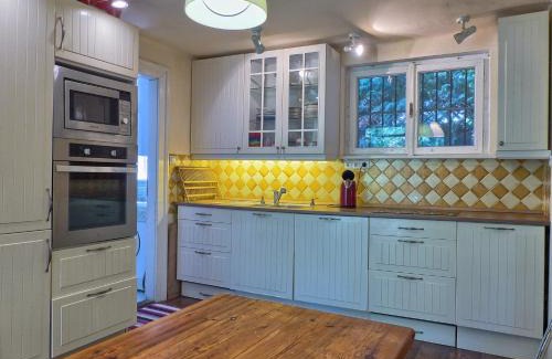 Gardony House | Family Cottage