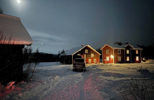 Bjuraker House | Family country house near a lake