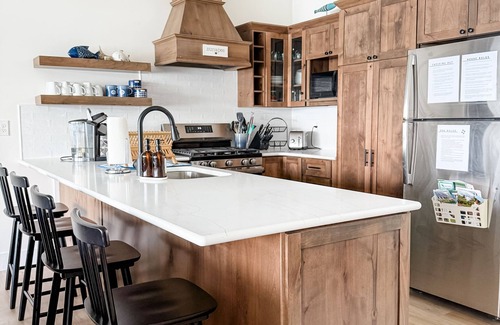 Sunapee Cottage | Family & Dog-Friendly Lakeside Retreat 15-min to Mount Sunapee