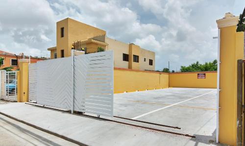Corales del Sur House | Family Double Room in Corales del Sur close to the Airport