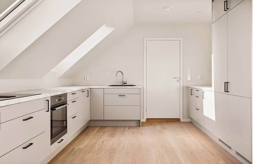 Bergenhus Apartment | Family Dream Behind Bryggen - 2 Floors & Baths