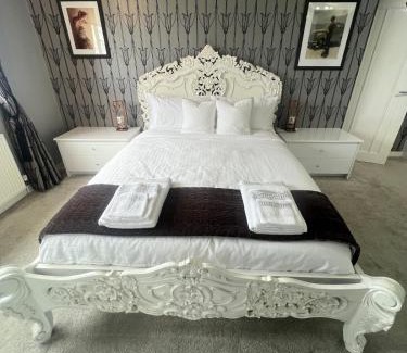 Poulton-le-Fylde Apartment | Family Escape, Blackpool Attractions Nearby coast