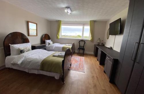 Poulton-le-Fylde Apartment | Family Escape, Blackpool Attractions Nearby coast
