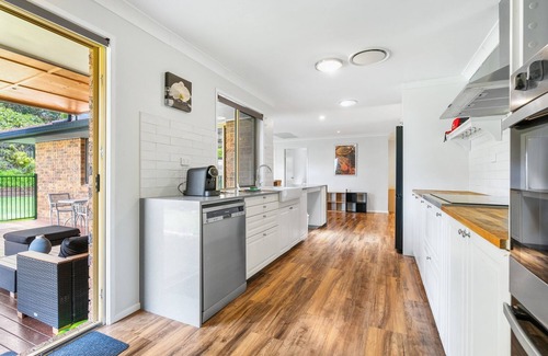 Albany Creek House | Family Escape with Pool & Garden in Albany Creek