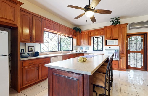 Santa Elena House | Family Estate with High-Speed WiFi, Private Pool, Basketball, Office, & Patio