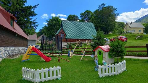 Virak House | Family Farm Bungalow
