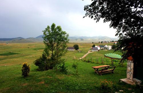 Virak House | Family Farm Bungalow