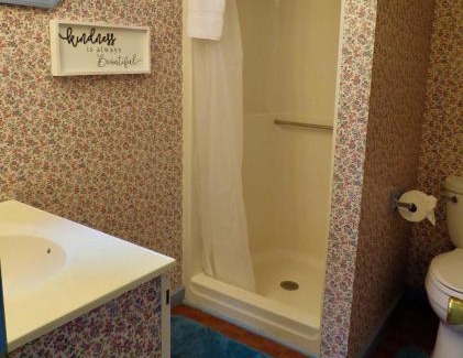 Mount Jackson House | Family Farmhouse Inn