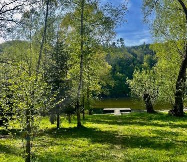 Stary Petrin Ski Chalet | Family fishing hut