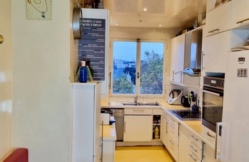 Neuilly-sur-Seine Apartment | Family flat in prestigious residence 10 minutes from the centre of Paris