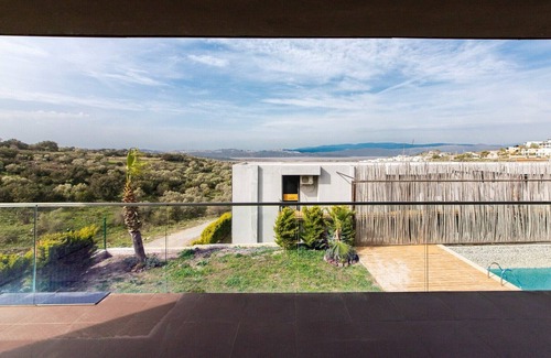 Meselik Apartment | Family Flat w Nature View, Pool, Balcony in Bodrum