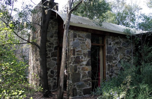 Taggerty Cottage | Family Focused Farmstay Nestled Amidst the Great Divide Range