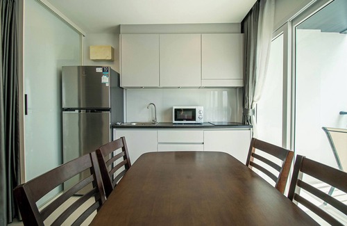 Kram Condo | Family for 4 people, 2 pools, AC, Kitchen, Fitness and near the beach