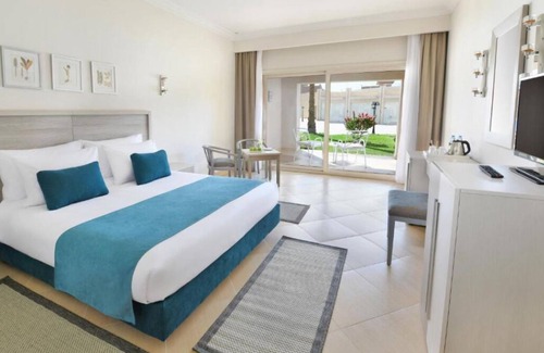 Soma Bay Hotel | Family-Friendly Stay with Kids Club, Pool, Beach Access & Evening Shows