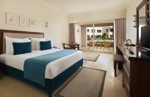 Soma Bay Hotel | Family-Friendly Stay with Kids Club, Pool, Beach Access & Evening Shows