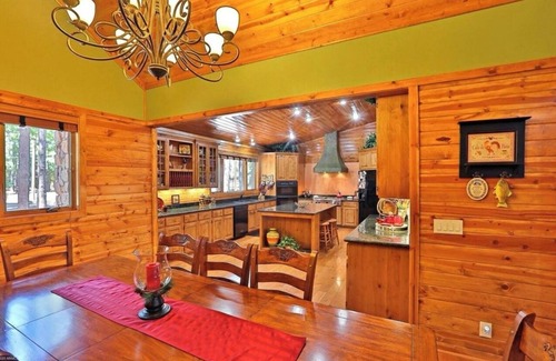 Pinetop Cabin | Family-friendly Pinetop cabin on Pinetop Country Club golf course