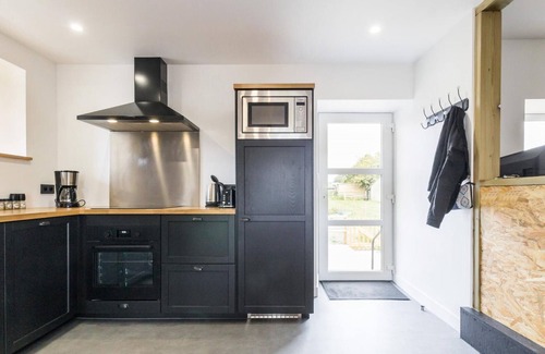 Le Val-Saint-Pere Cottage | Family-Friendly Cottage with Terrace, Garden, and Baby Equipment Near Mont St-Michel