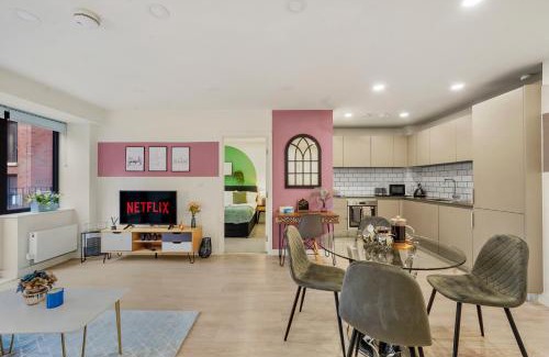 Bedford Apartment | Family Friendly 2BR in Bedford, Parking, Fast Wi-Fi, Gym & Cinema room
