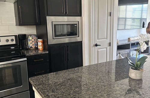 Memorial House | Family Friendly 3-Story Townhouse near Energy Corridor