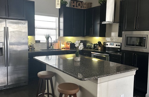 Memorial House | Family Friendly 3-Story Townhouse near Energy Corridor