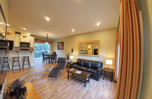 Central Portola Valley House | Family-friendly 3BR resort experience on quiet vineyard near Stanford/Palo Alto