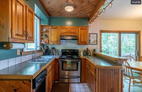 Saranac Lake House | Family-friendly 3-bedroom house with lake views