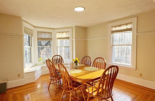 Newton Apartment | Family friendly 3bedroom 1bathroom