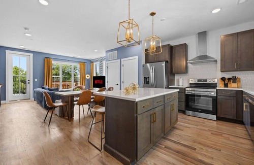 Talbot's Corner House | Family-Friendly 3BR Townhouse | GameRoom & Balcony