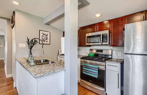 Barths House | Family Friendly 4br House - Huge Yard - Central to Denver and Red Rocks
