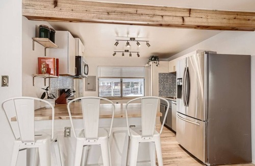 Lamar Heights Area House | Family-Friendly 4BR w/2 Kitchens, Yard & Office Near Denver Parks