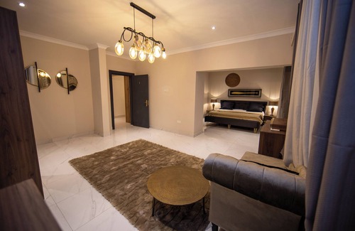Teshie Villa | Family friendly 5 bedroom home