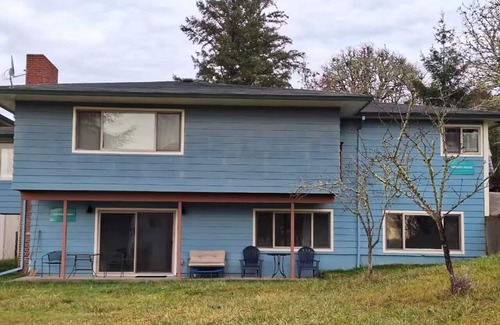 Gaston House | Family-Friendly 5BR Lodge Near Vineyards & Lake