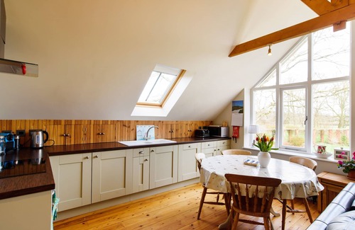 Langford House | Family friendly accommodation overlooking stream and beautiful garden