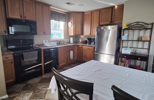 Wewahitchka House | Family-friendly animal farm and homesteading haven. Close to the Gulf Beaches.