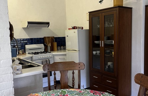 Castlemaine Apartment | Family friendly apartment walking distance to Castlemaine’s restaurants.