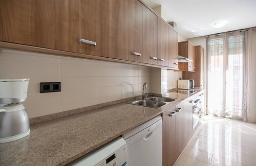 Salou City Centre Apartment | Family friendly apartment near the beach · UHC SOL I MAR 296
