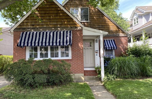 Bay Head House | Family friendly Bay Head home close to beach & town.