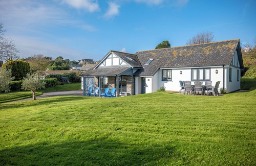Thurlestone House | Family-Friendly Bungalow Near Thurlestone Beach