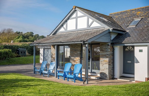 Thurlestone House | Family-Friendly Bungalow Near Thurlestone Beach