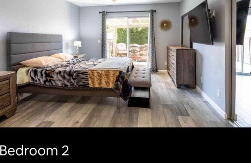 Racquet Club West House | Family Friendly/Business Friendly/Pet Friendly