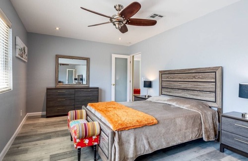 Racquet Club West House | Family Friendly/Business Friendly/Pet Friendly