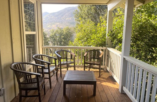 Mariposa House | Family Friendly Cottage Near Yosemite