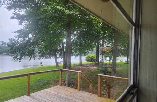 Hillister House | Family-friendly cozy lake house on private lake in Ivanhoe, TX.
