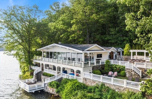 New Fairfield House | Family Friendly/Direct Waterfront/Chefs indoor & outdoor kitchen/3 fireplaces