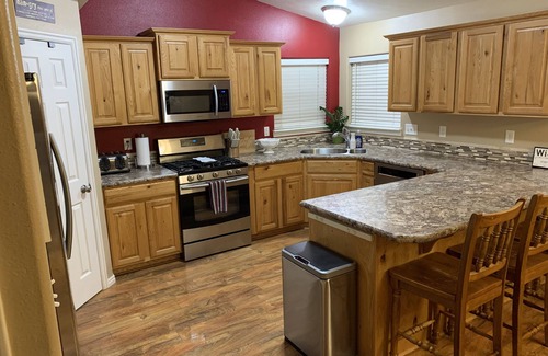 Ammon House | Family Friendly East Idaho Falls Home! 2 kings!