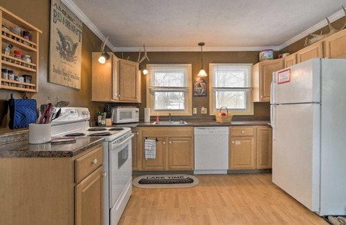 Pymatuning Central House | Family-Friendly Espyville Cottage Near Lake!
