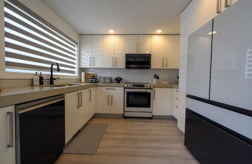 Airdrie House | Family friendly executive townhouse