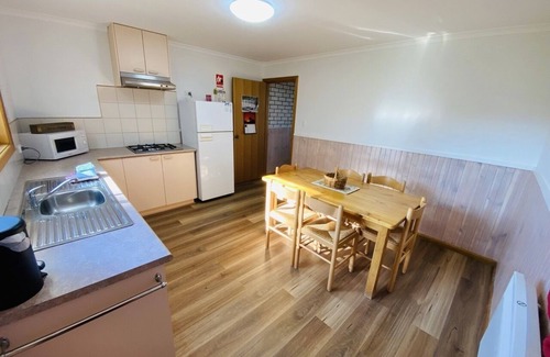 Hill Top Cabin | Family friendly farm retreat, only 10 mins from Jindabyne